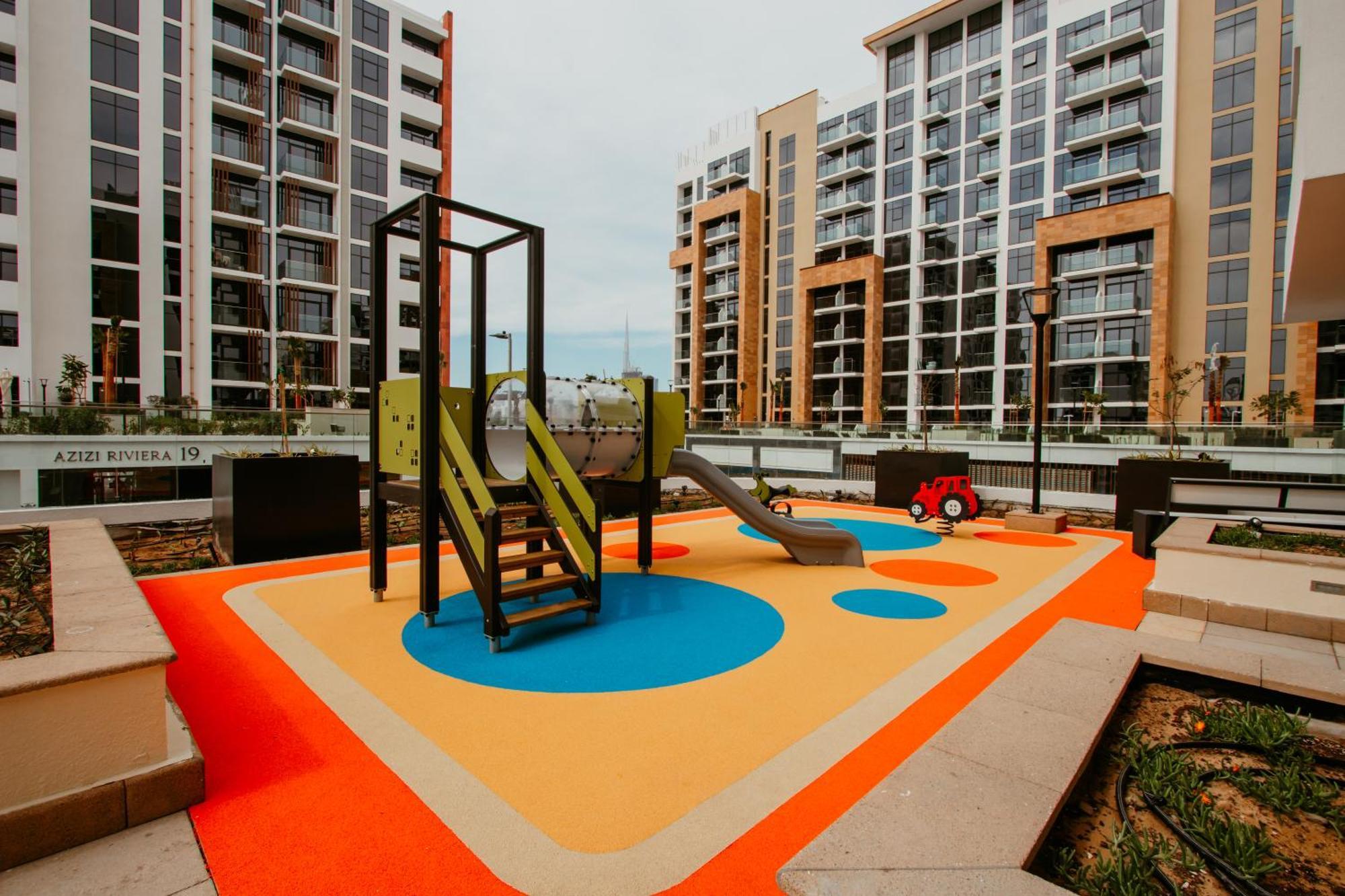 Modern Oasis: Spacious Near Downtown
