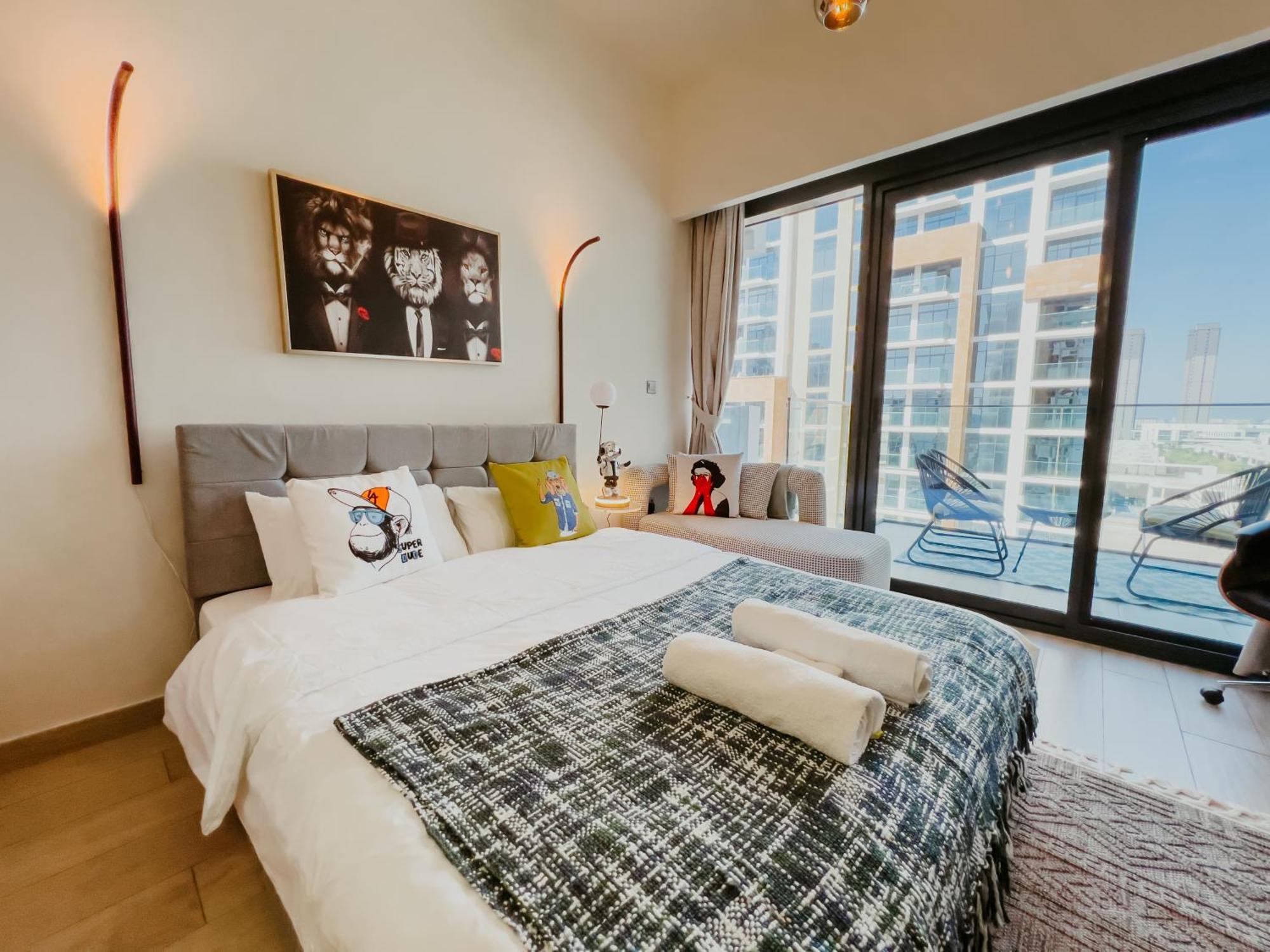 Apartment Modern Oasis: Spacious Near Downtown Dubai